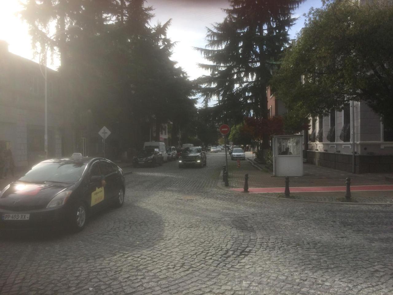 Хостел Mini Батуми Экстерьер фото
